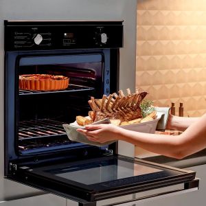 Forno Elétrico BOC84AE 84L 220V Preto Brastemp