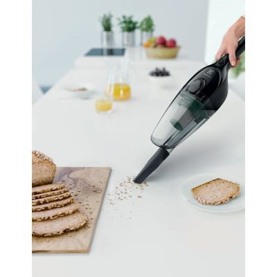 Aspirador de Pó Vertical STK12 1000W Preto Electrolux