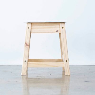 Banqueta Baixa Branco 45x45x45cm Cubo Marcenaria