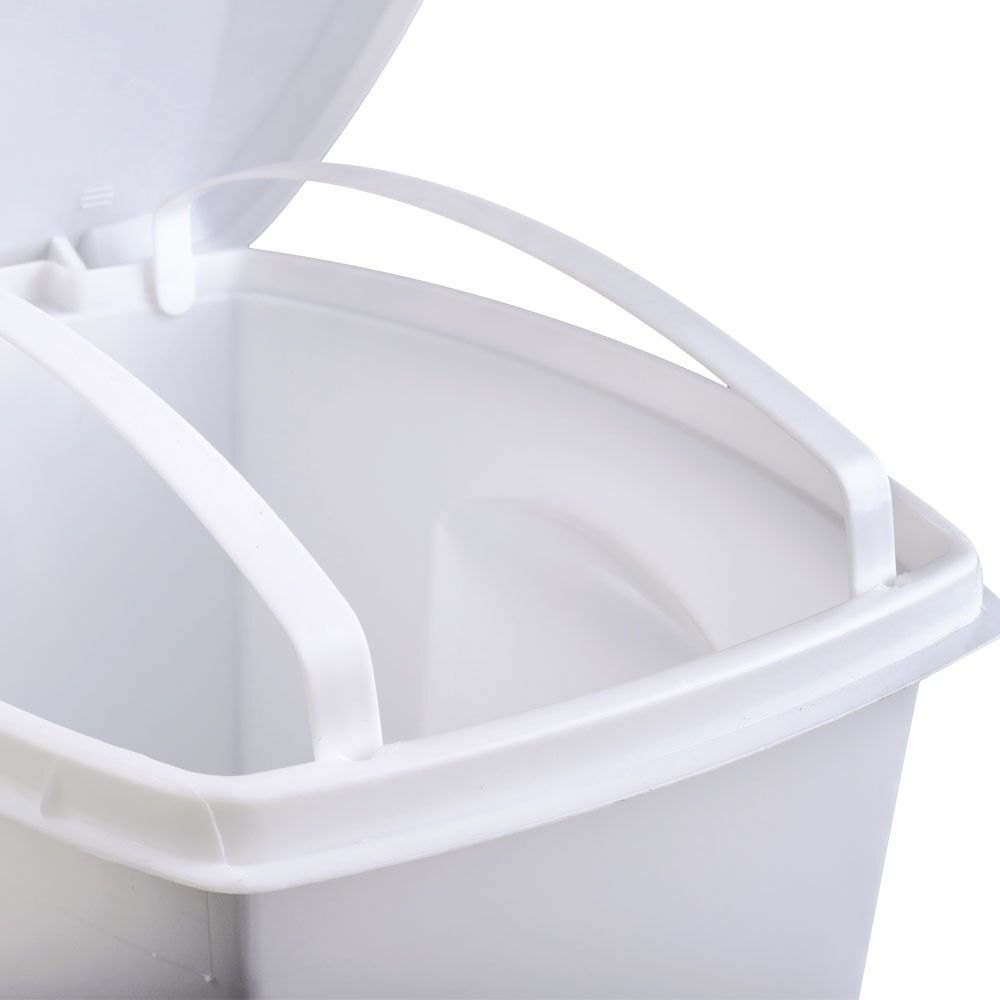 Lixeira de Plástico Basculante Plasútil Prática 50L Branca