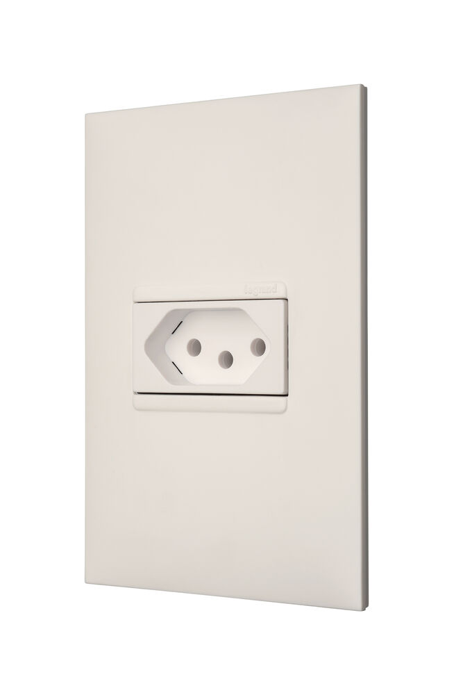 Conjunto 1 Seção Tomada Plus+ Branco Pial