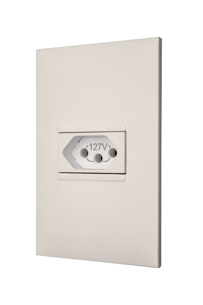 Conjunto 1 Seção Tomada Plus+ 20A Branco Pial