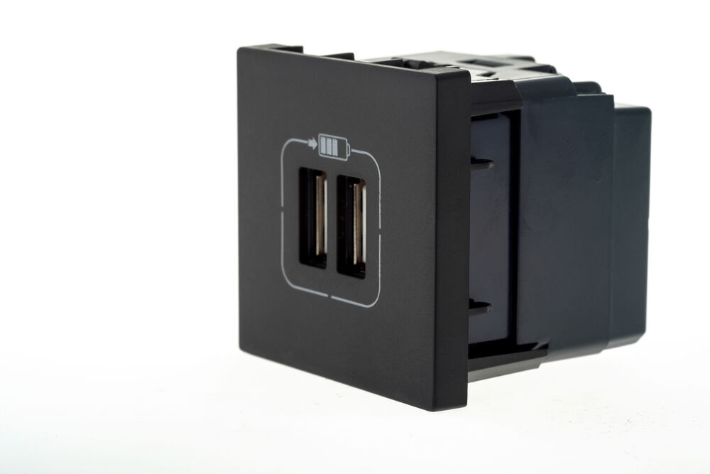 Carregador USB Pial Plus+ Preto 2m